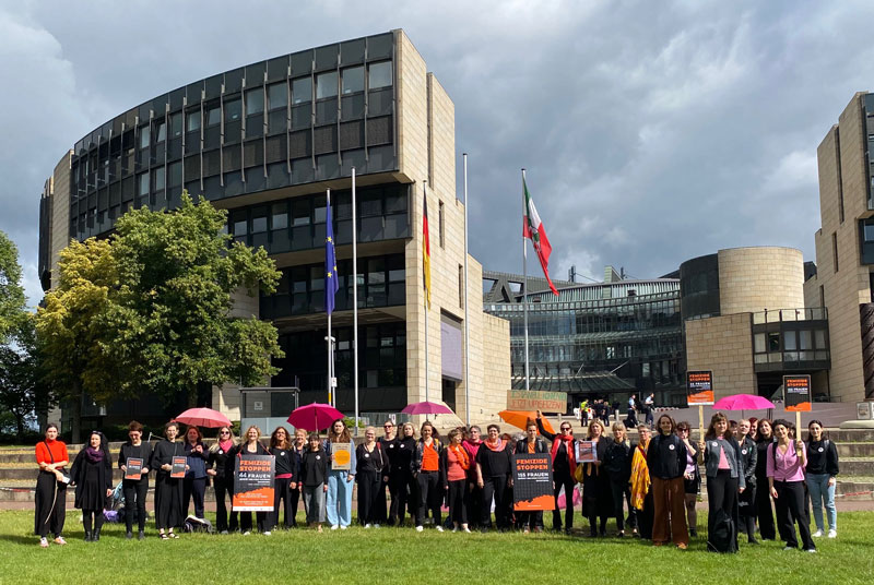 Fempörung Demo am Landtag Düsseldorf